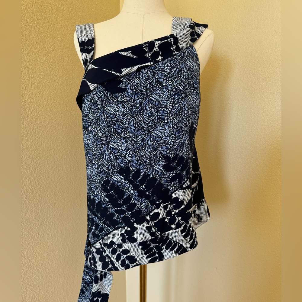 Banana Republic Blue and White Floral Blouse